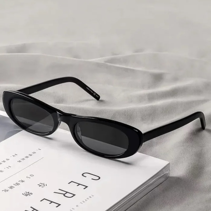 New Retro Oval Frame Sunglasse - Street Fashion Shoot recension och pris