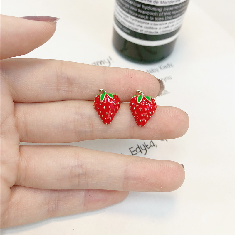 Acrylic Strawberry Earrings Fa - Street Fashion Shoot recension och pris