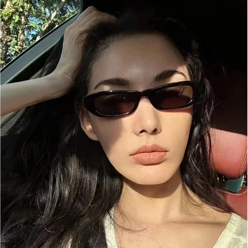 New Retro Oval Frame Sunglasse - Street Fashion Shoot recension och pris
