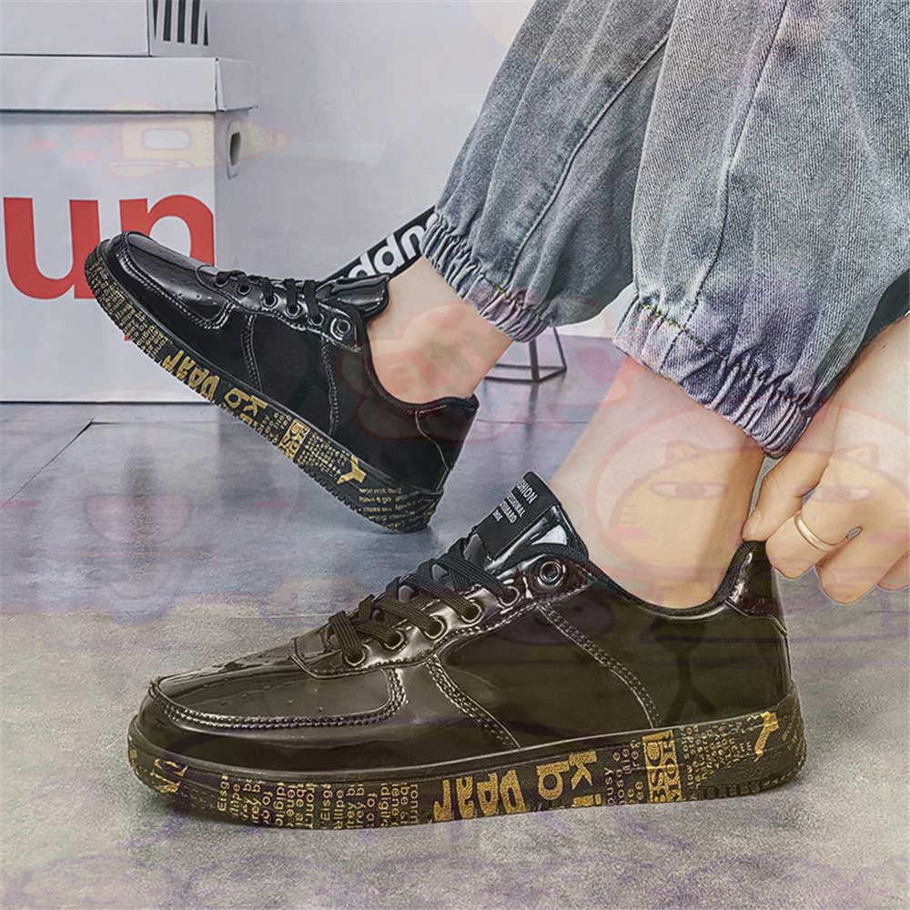 Round Foot Size 45 Sneakers Wh - Street Fashion Canada recension och pris