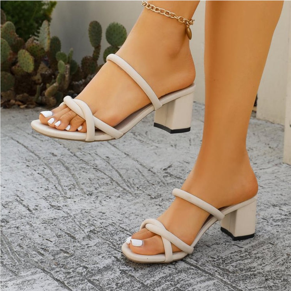 2026 New Summer Fashion Bare T - Street Fashion Rome 2026 recension och pris